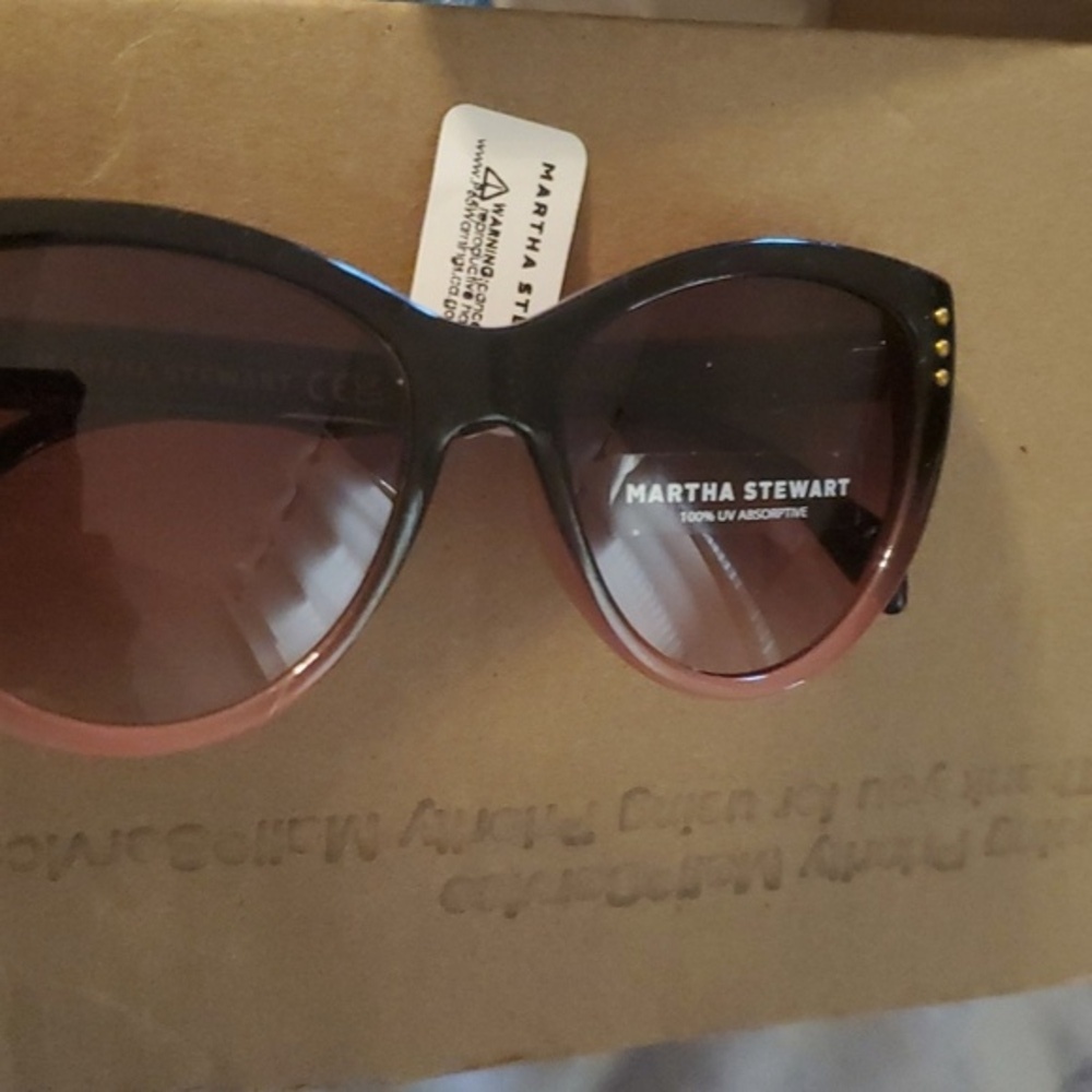 Martha Stewart Glamorous studded UV Protective oversized oval Sunglasses new